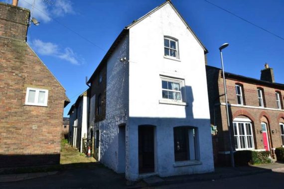 6 Bedroom Detached